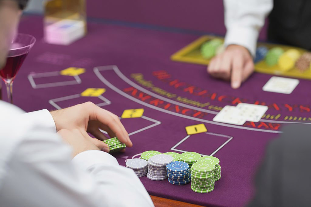 Royal Coins 2 Hold and Win